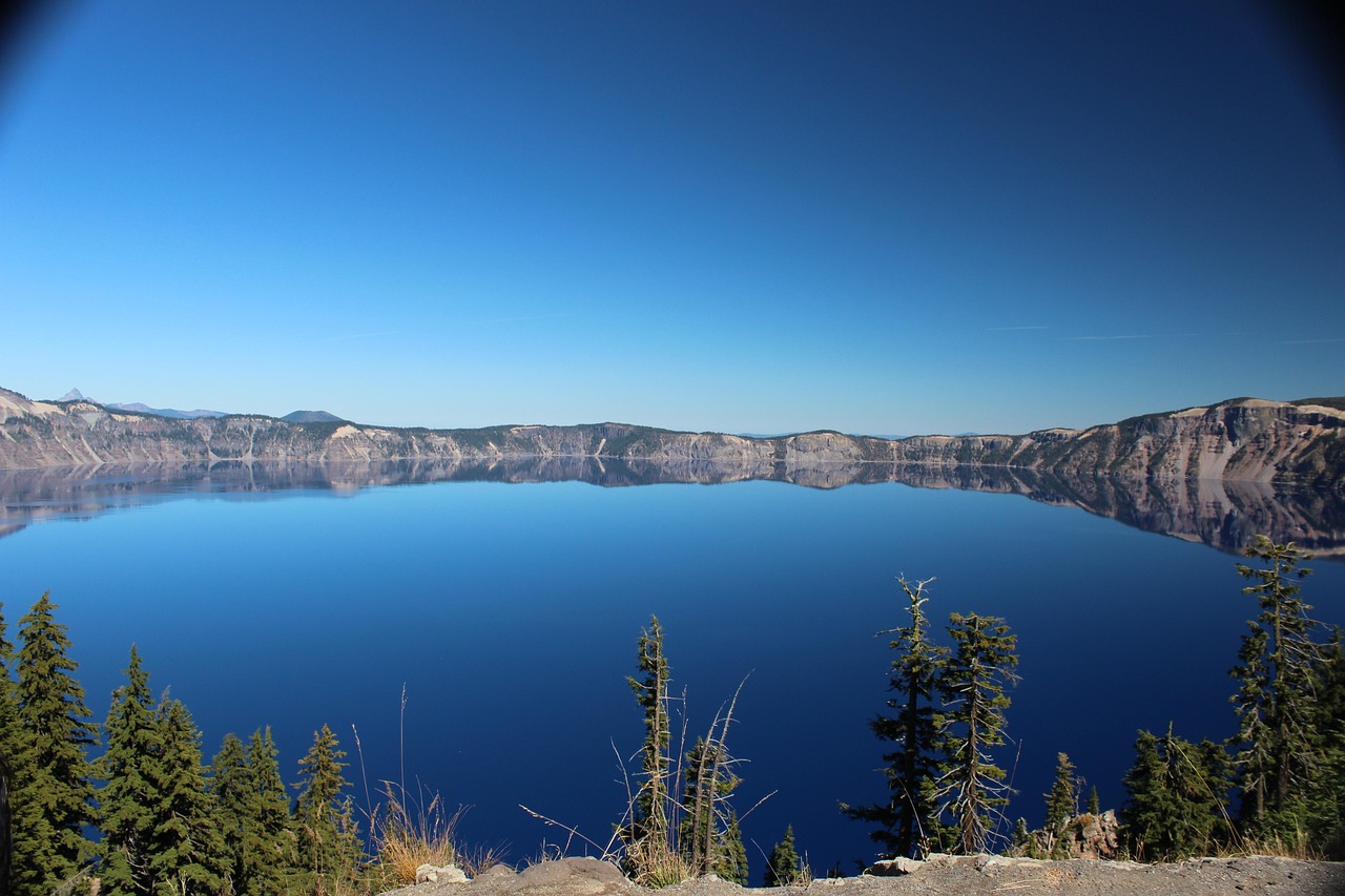 crater-lake-by-steib-pur-reisen